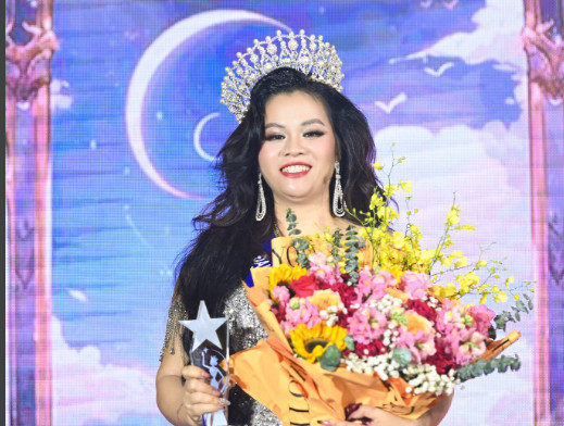 Đại sứ Du lịch cuộc thi Hoa hậu Doanh nhân Du lịch Biển trao cho Doanh nhân Đặng Thị Hồng Vân.
