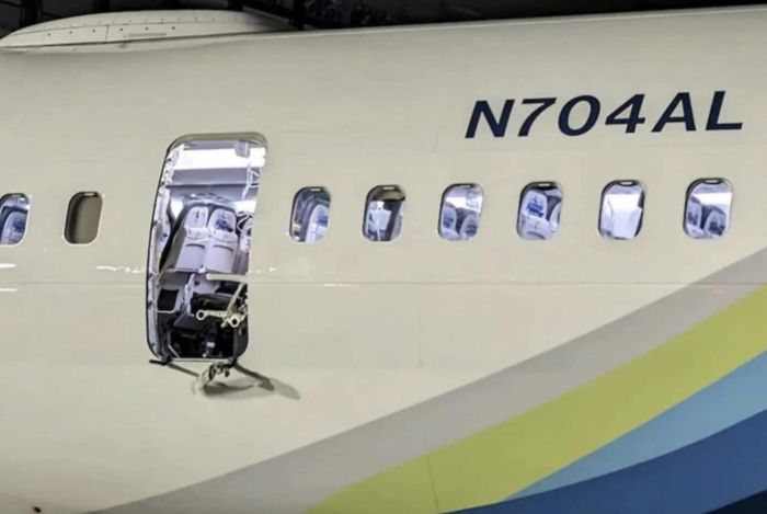 Phát hiện bu lông lỏng lẻo trên loạt Boeing 737 sau vụ bung cửa máy bay giữa không trung