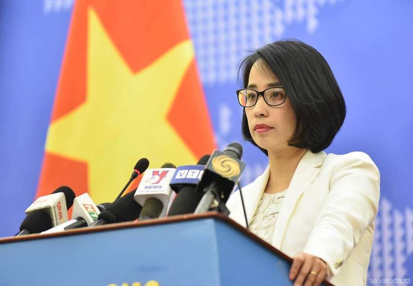 Việt Nam phản ứng trước việc Trung Quốc lắp đặt phao đèn báo hiệu tại Trường Sa