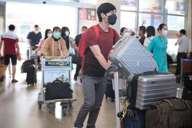 Sân bay Tân Sơn Nhất lần thứ 3 tăng tải cao điểm Tết