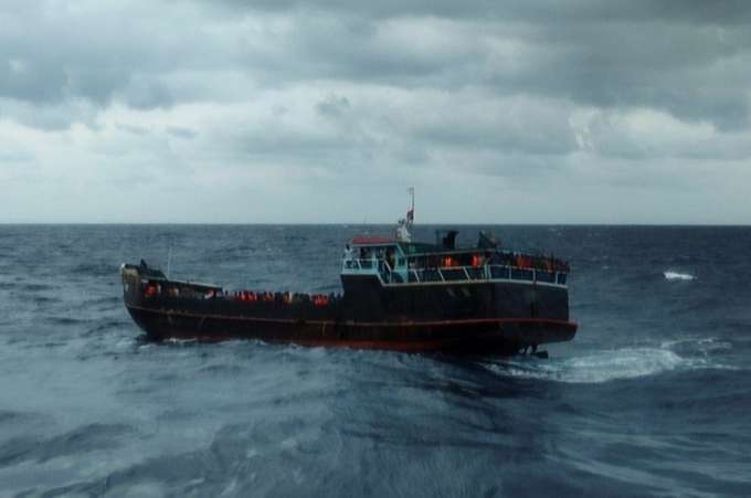 Tàu chở hơn 300 người gặp nạn trên vùng biển Việt Nam