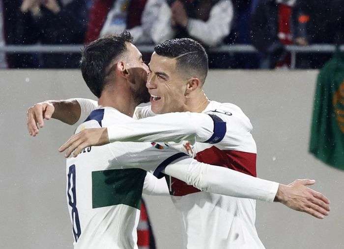 Ronaldo ghi cú đúp, Bồ Đào Nha thắng 6 sao trước Luxembourg