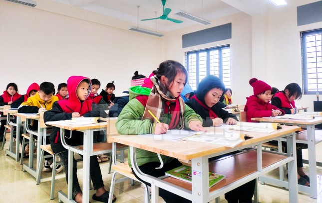 Hơn 10.000 học sinh Lào Cai nghỉ học tránh rét