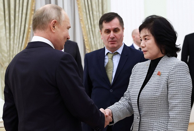 Tổng thống Putin gặp Bộ trưởng Ngoại giao Triều Tiên