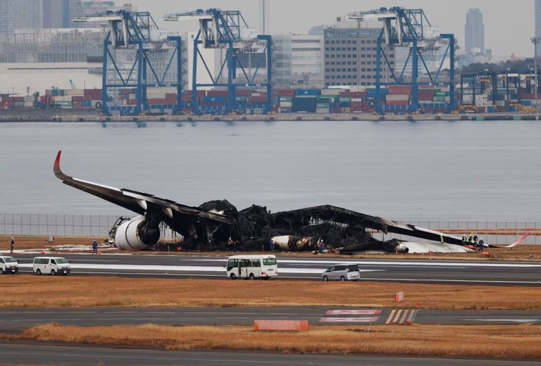 JAL được bảo hiểm bồi thường 130 triệu USD sau vụ máy bay Nhật Bản bốc cháy