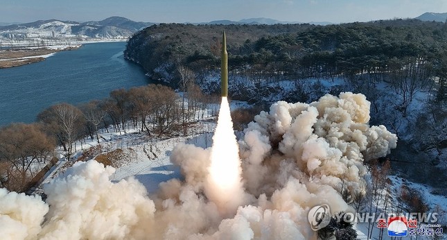 Triều Tiên tuyên bố phóng thành công tên lửa mang đầu đạn siêu thanh