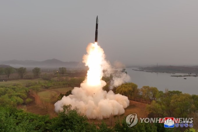 Triều Tiên tuyên bố thử thành công ICBM mới