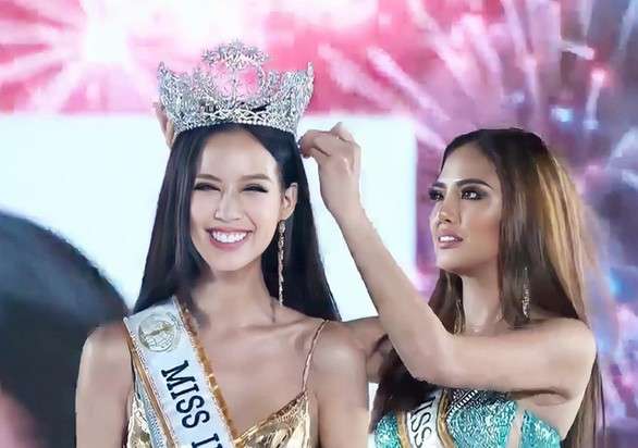 Á hậu Bảo Ngọc đăng quang Hoa hậu Liên lục địa 2022