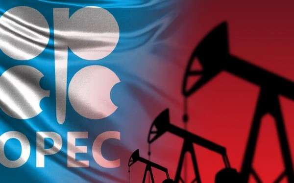 OPEC+ giảm 2 triệu thùng dầu/ngày, giá dầu tăng vọt